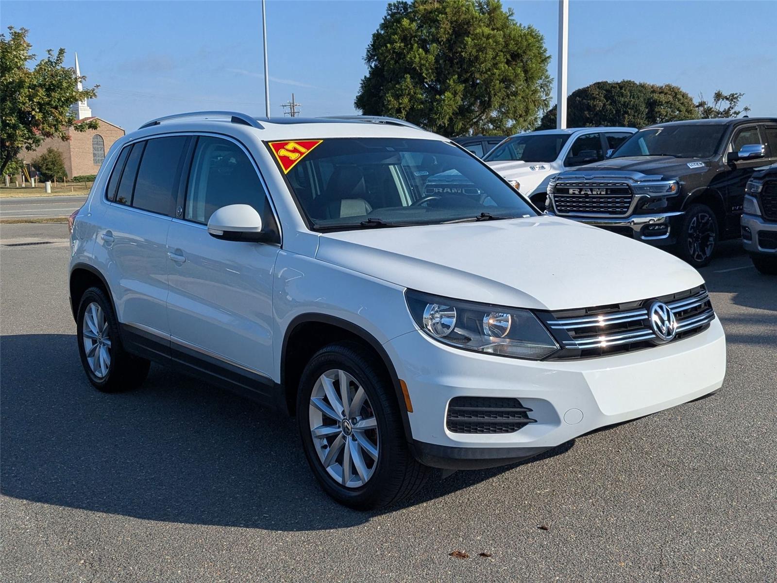 2017 Volkswagen Tiguan Wolfsburg Edition photo 2