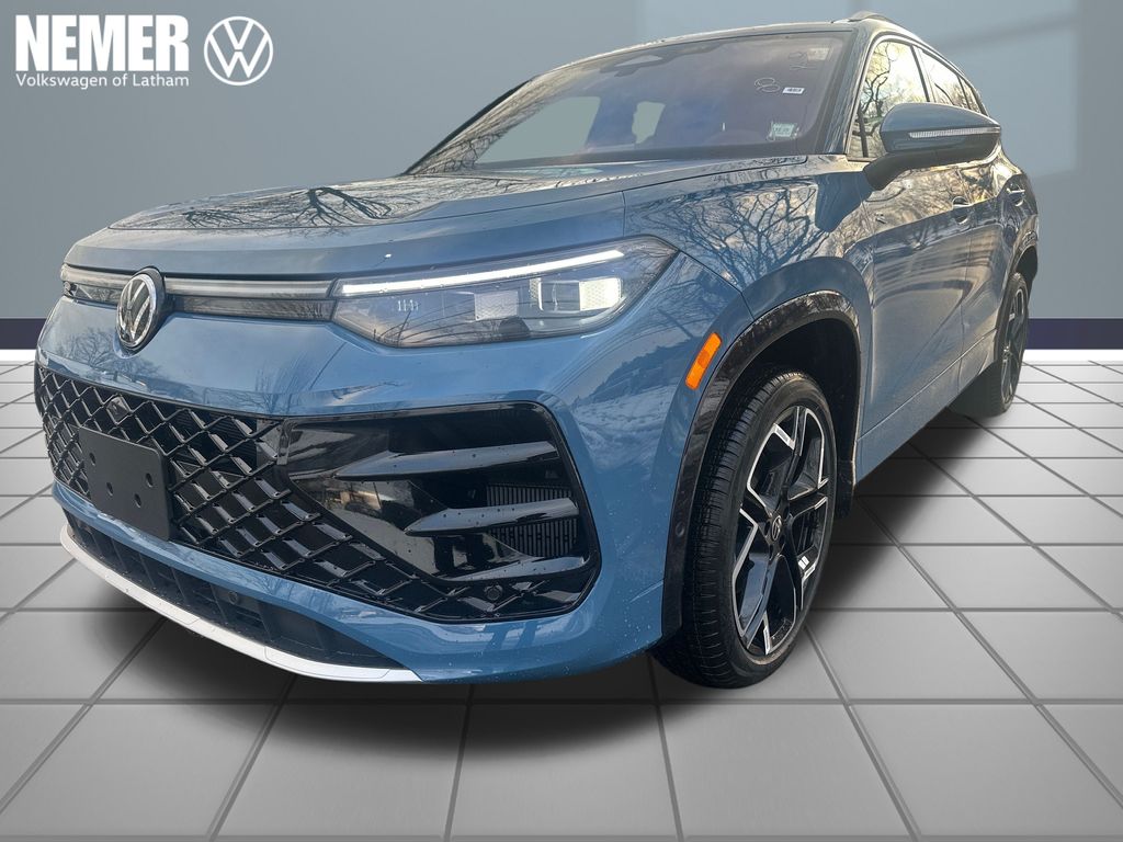 2026 Volkswagen Tiguan SEL R-LINE TURBO's photo