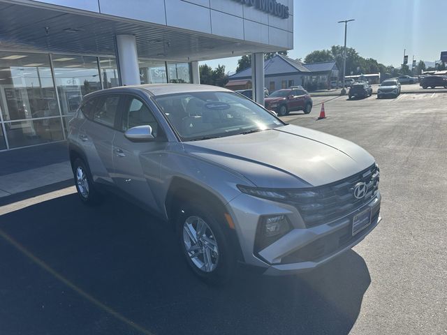 2025 Hyundai Tucson SE photo 3