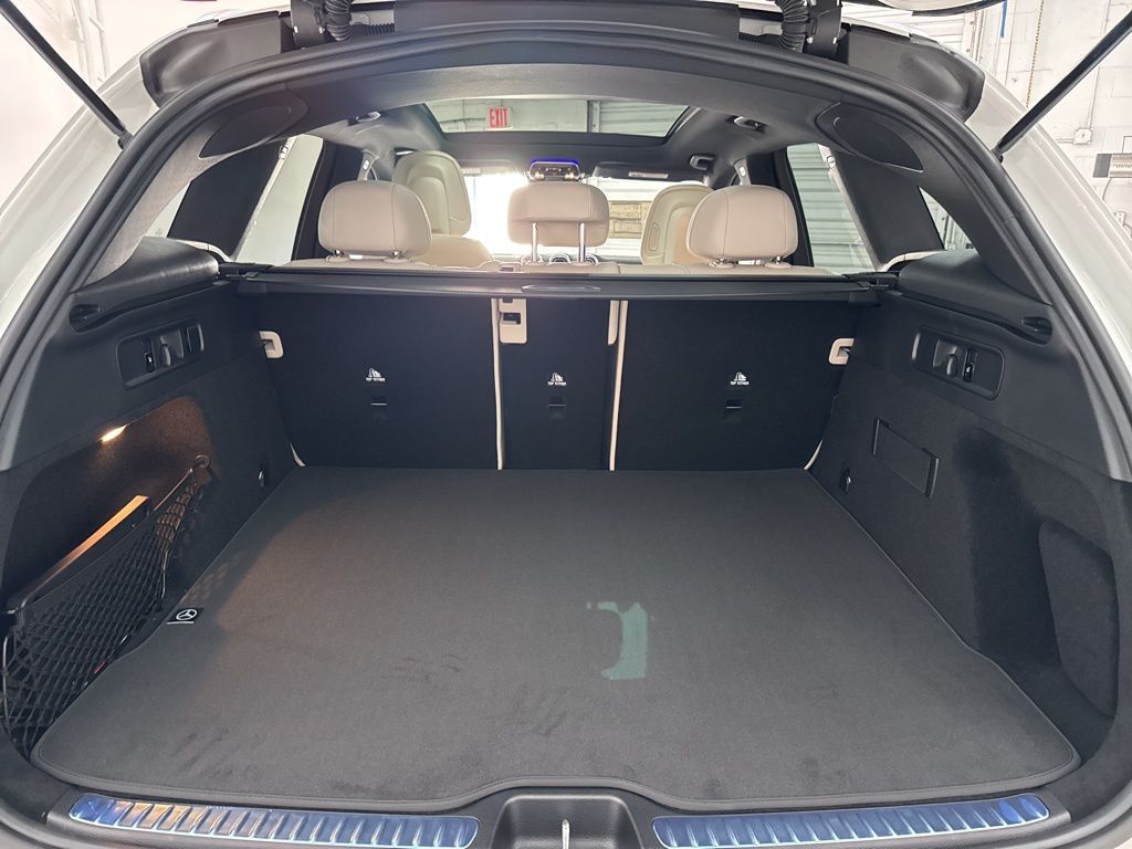 2026 Mercedes Benz GLC 300 photo 23