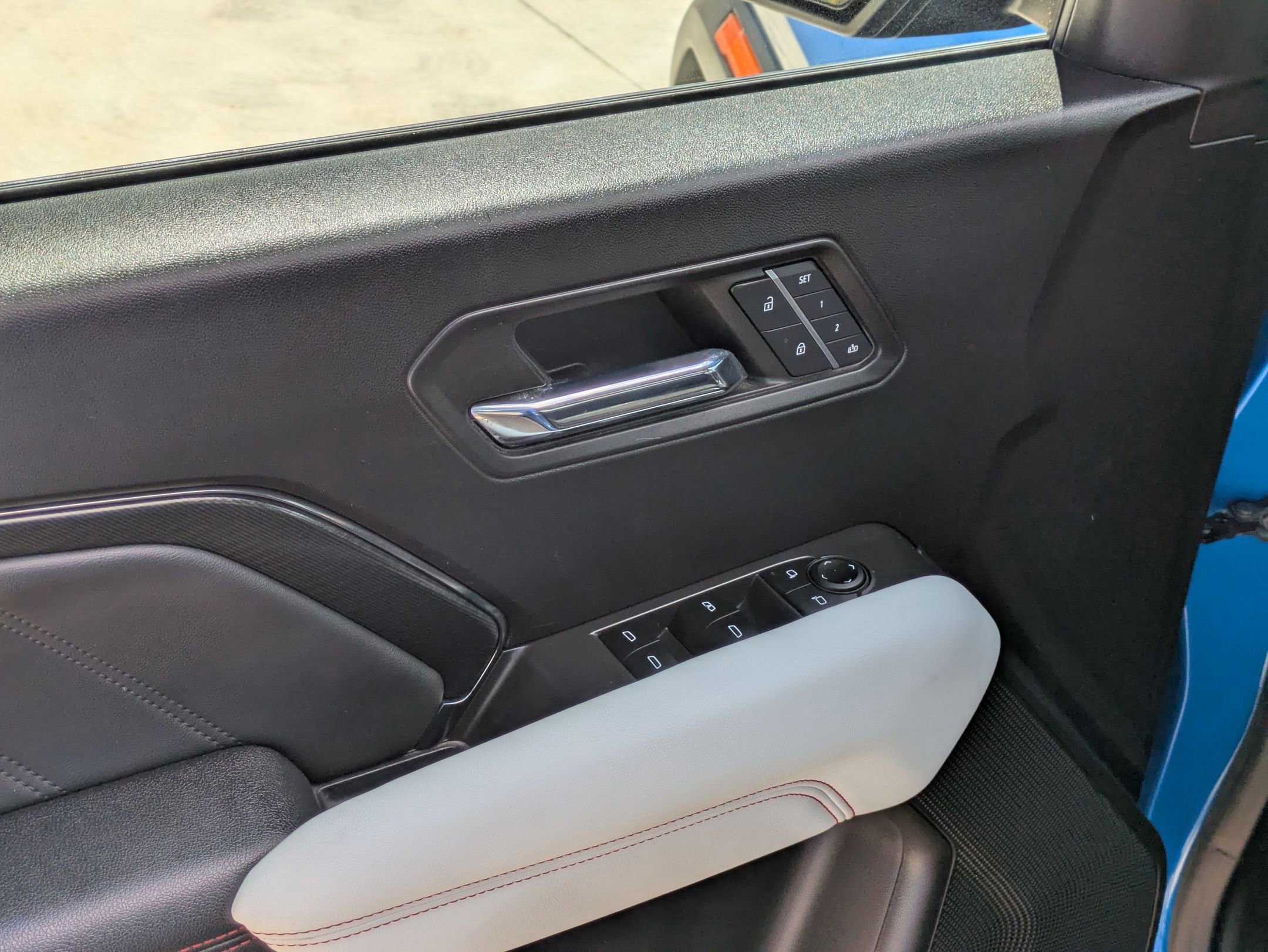 2023 Gmc Canyon AT4X photo 12