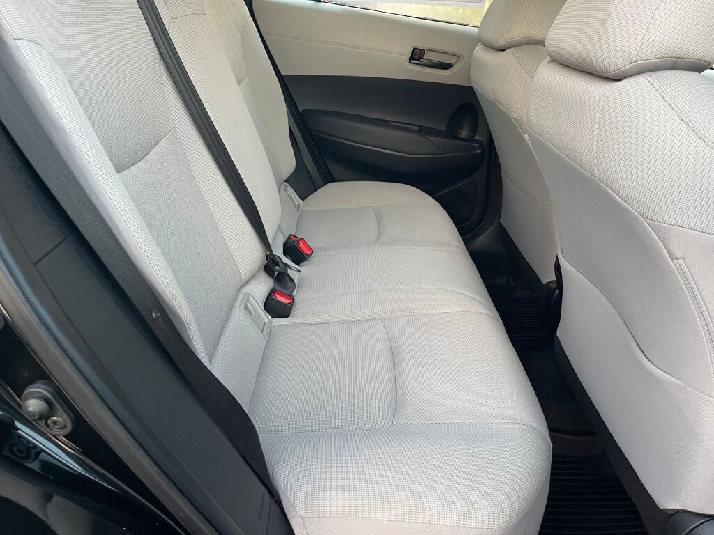 2024 Toyota Corolla Cross L photo 16