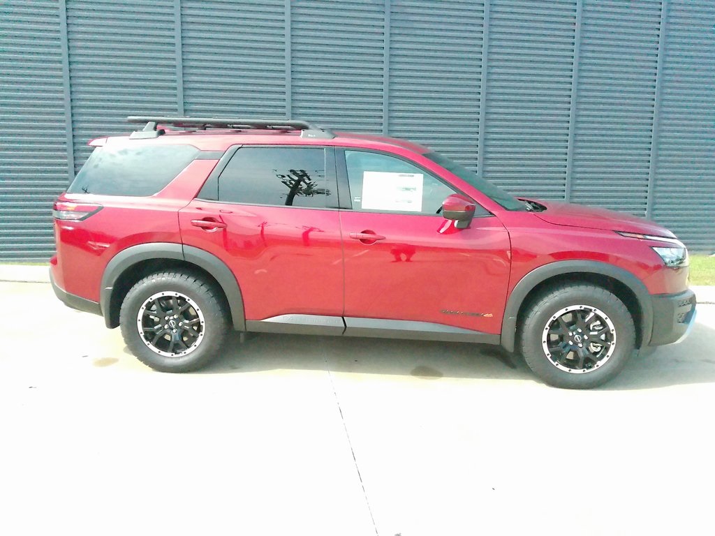 2025 Nissan Pathfinder Rock Creek photo 2