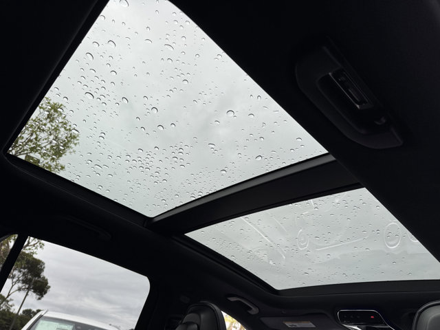 2026 Mercedes Benz GLC 300 photo 2