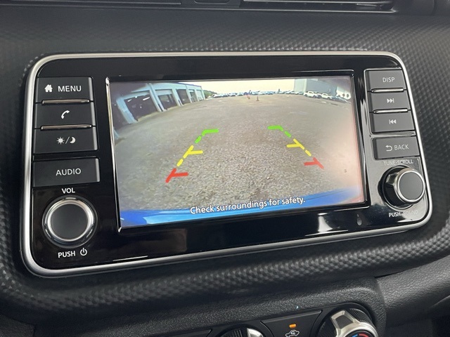 2021 Nissan Kicks S photo 11