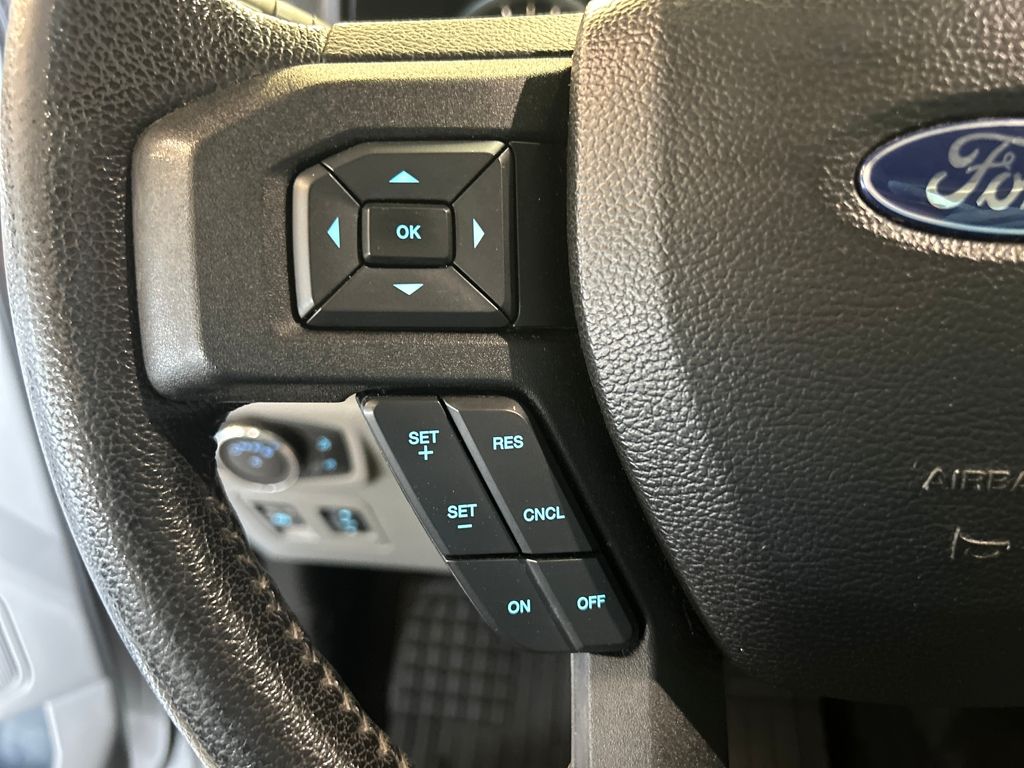 2016 Ford F-150 XLT photo 13