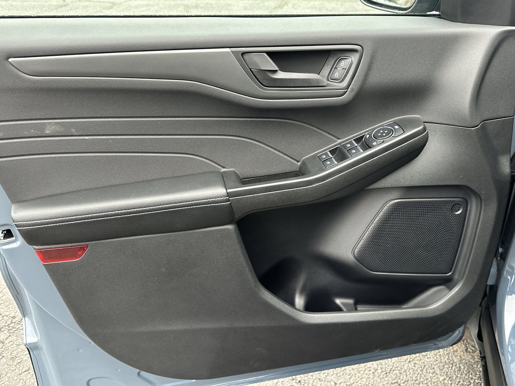 2025 FORD ESCAPE - Image 18