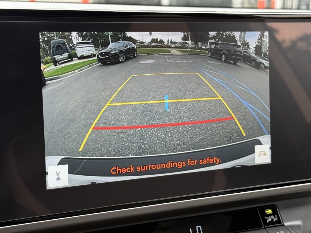 2025 Toyota Camry SE photo 23