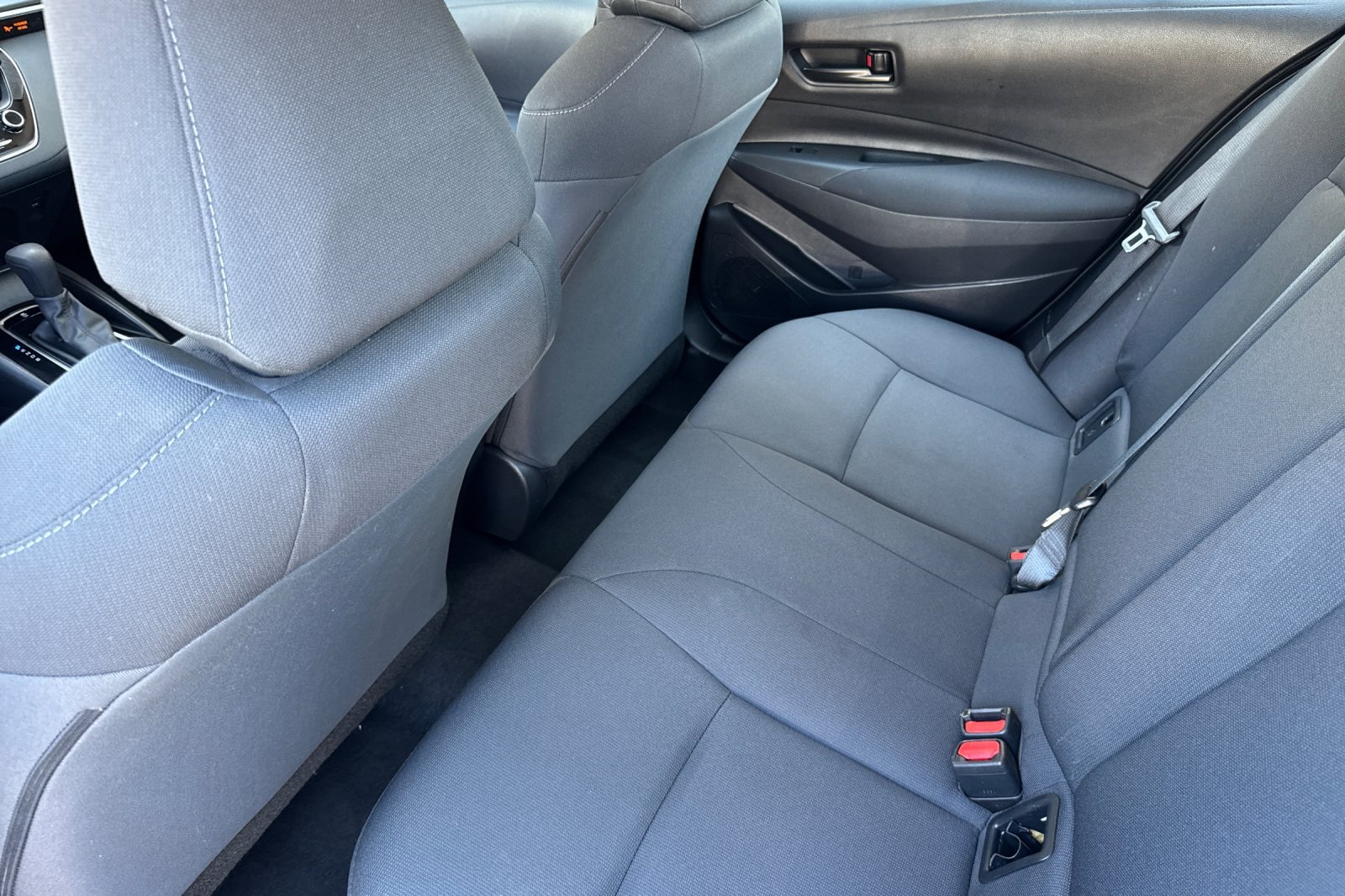 2022 Toyota Corolla LE photo 11