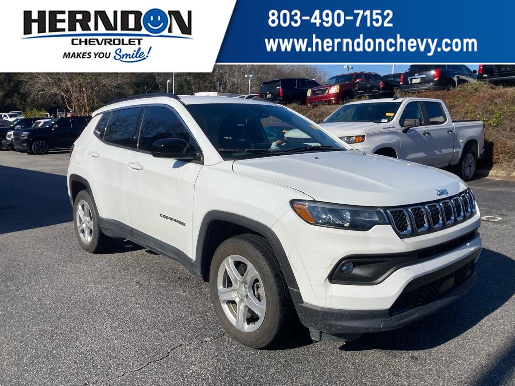 2023 Jeep Compass Latitude's photo