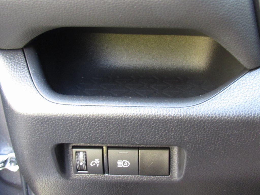 2021 Toyota RAV4 Hybrid LE photo 31