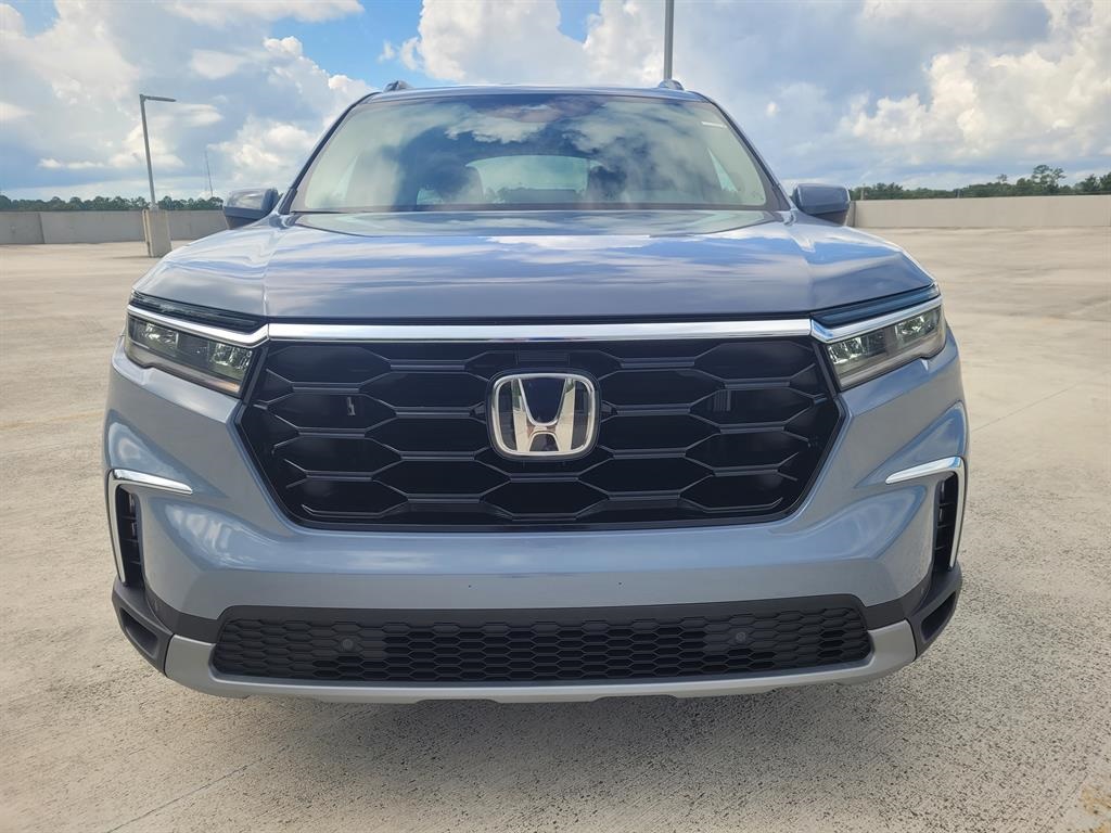 2025 Honda Pilot Touring photo 2