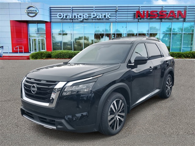 2025 Nissan Pathfinder Platinum photo 4