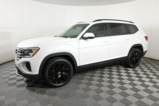 2026 Volkswagen Atlas SE Technology photo 3