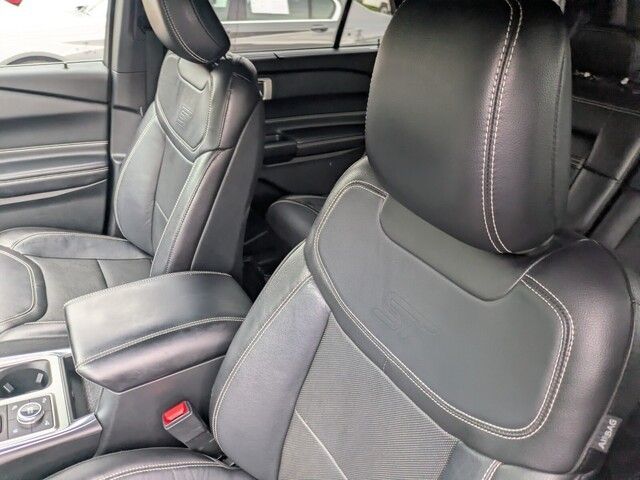 2020 Ford Explorer ST photo 7