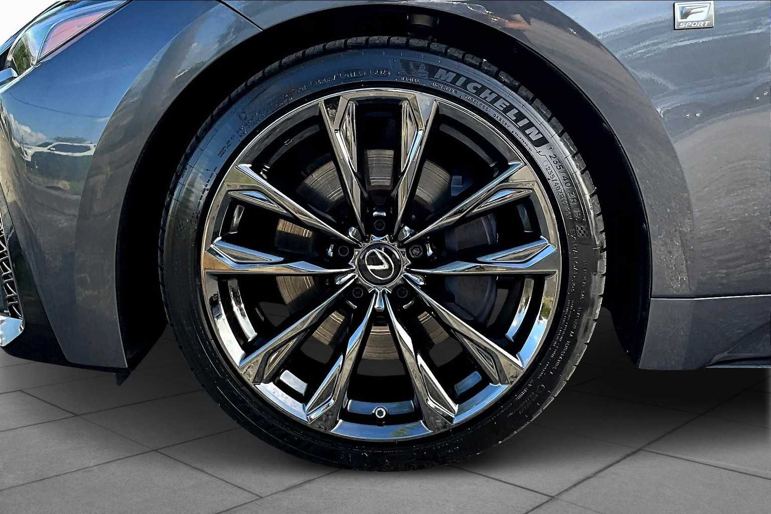 2023 Lexus IS F SPORT photo 10
