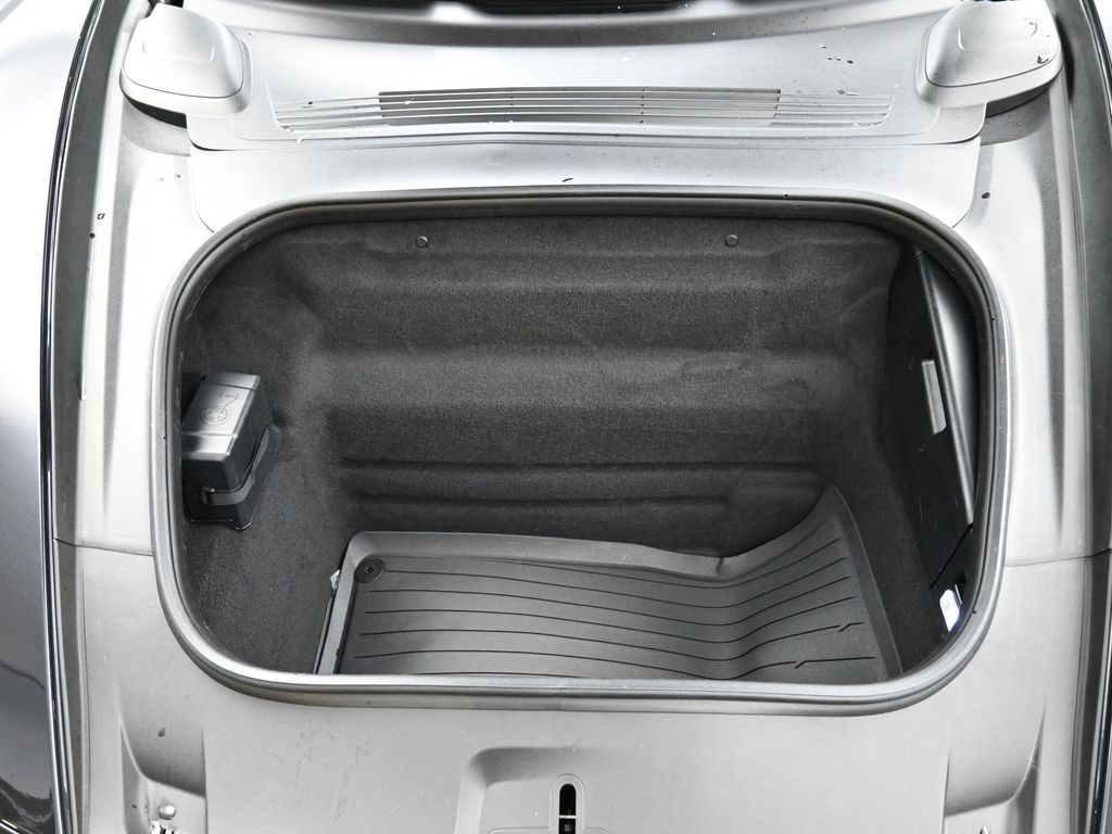 2025 Porsche 911 photo 18