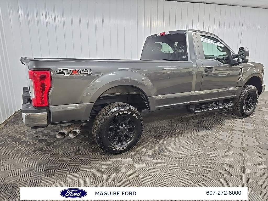 2019 Ford F-350 XLT photo 3