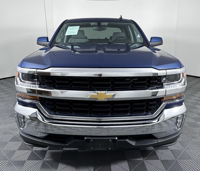 2018 Chevrolet Silverado 1500 LT photo 2