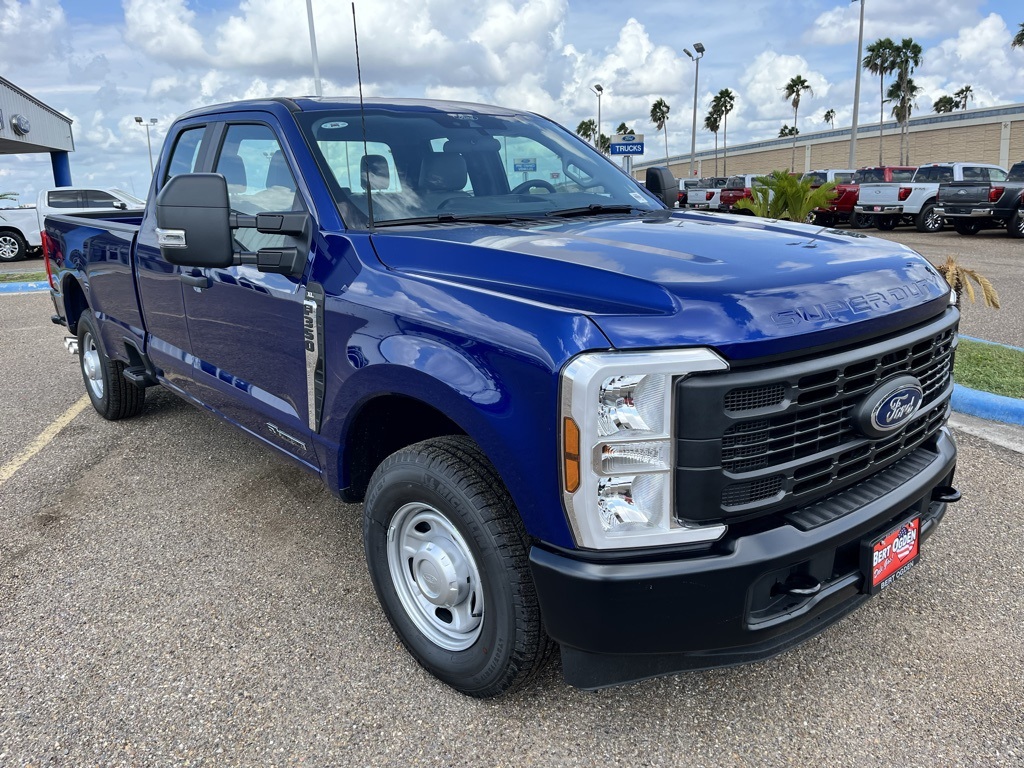 2026 Ford F-350 Super Duty XL's photo