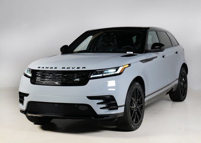 2026 Land Rover Range Rover Velar Dynamic SE's photo