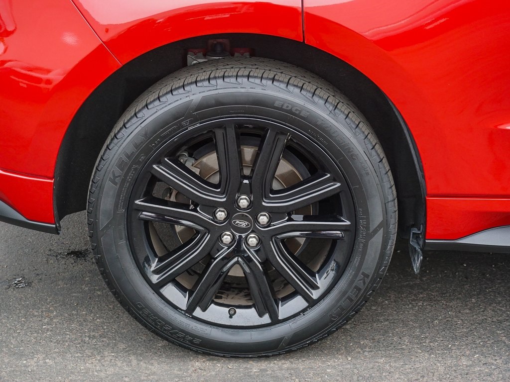 2022 Ford Edge ST photo 10