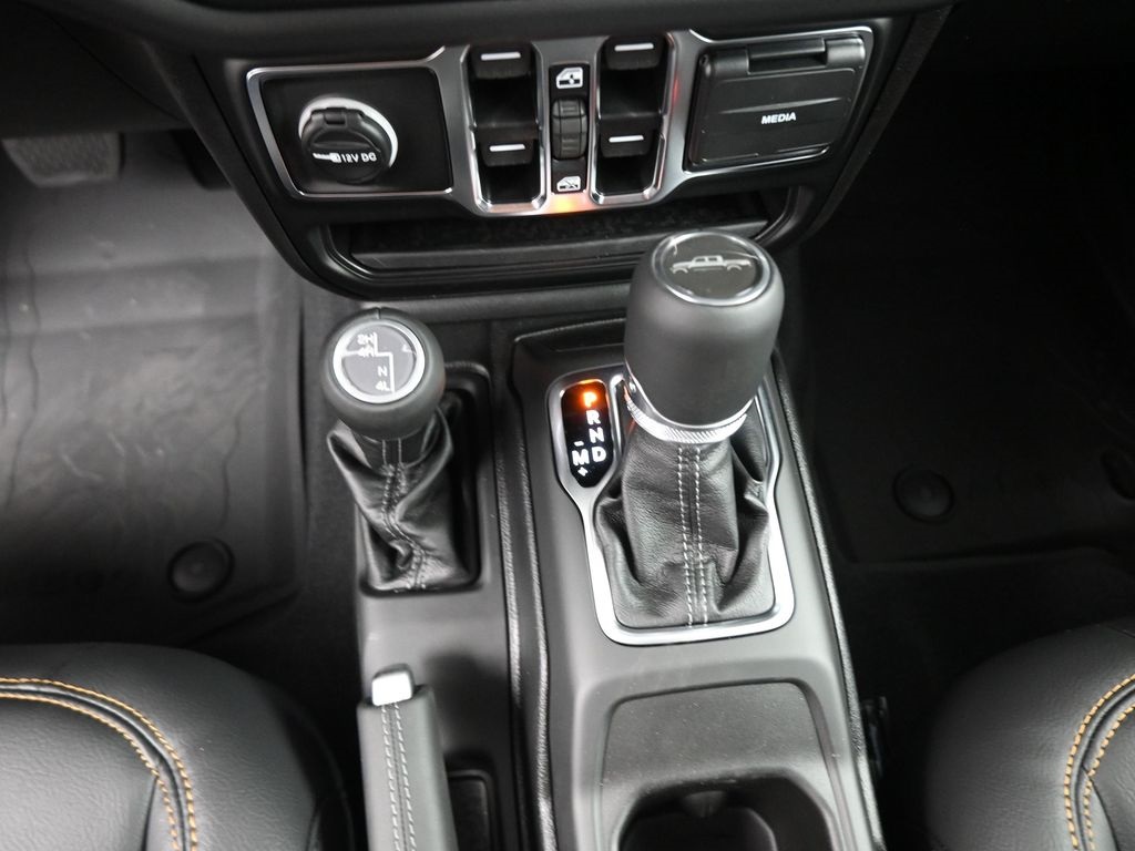2025 Jeep Gladiator Sport photo 31