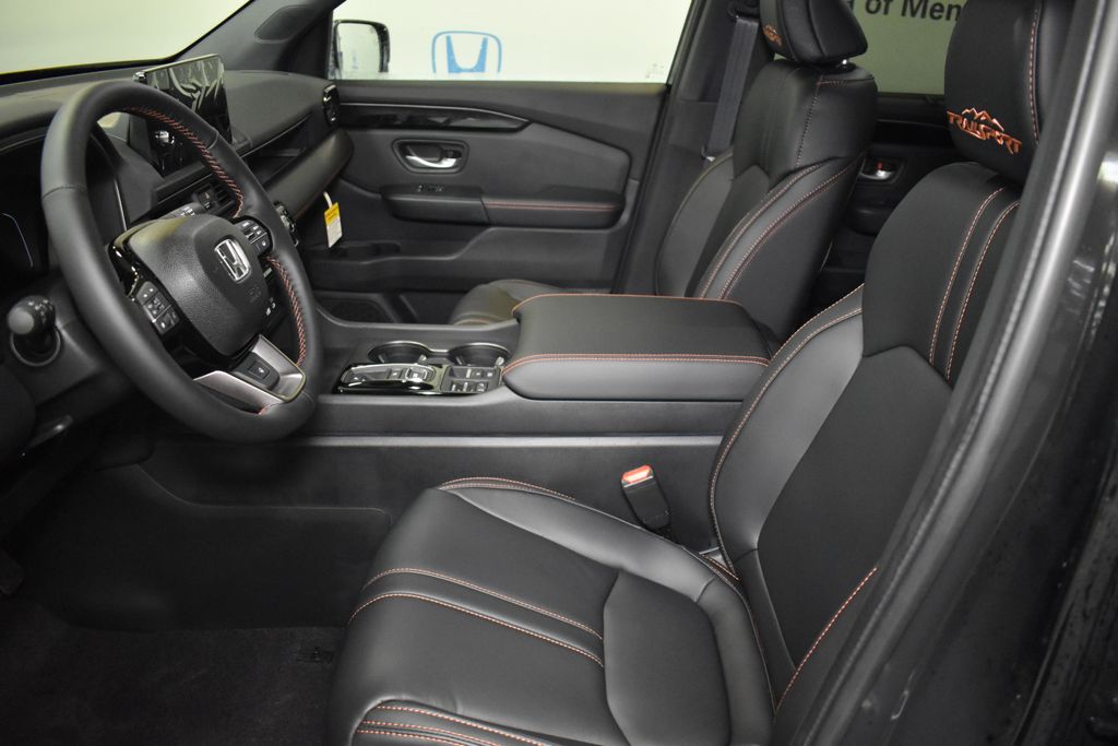2025 Honda Pilot TrailSport photo 18