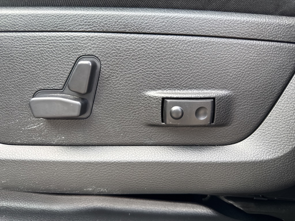 2026 Ram 2500 Laramie photo 32