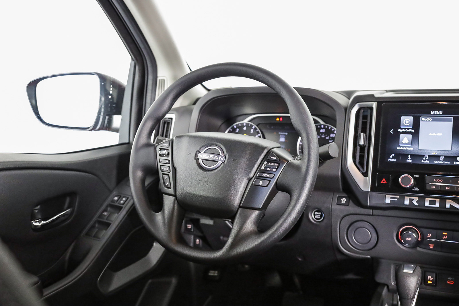 2025 Nissan Frontier SV photo 14