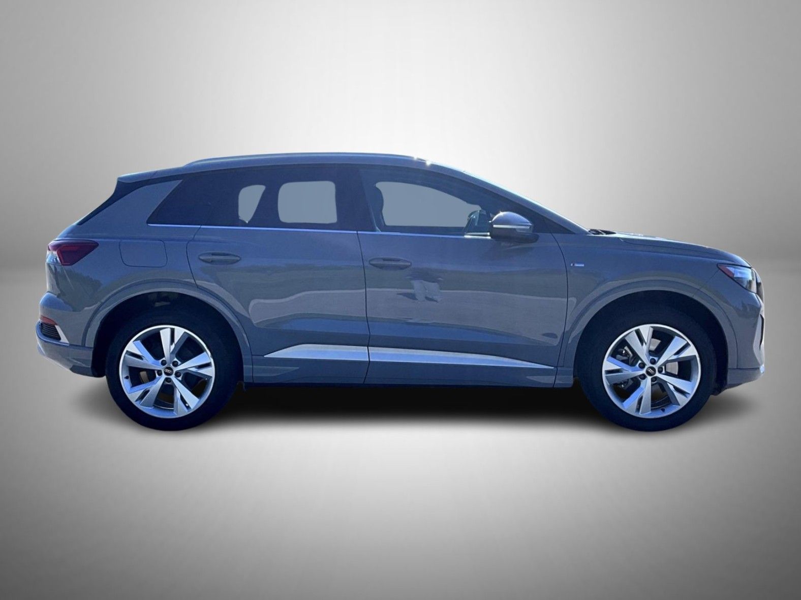 2023 Audi Q4 50 E-tron Premium photo 4
