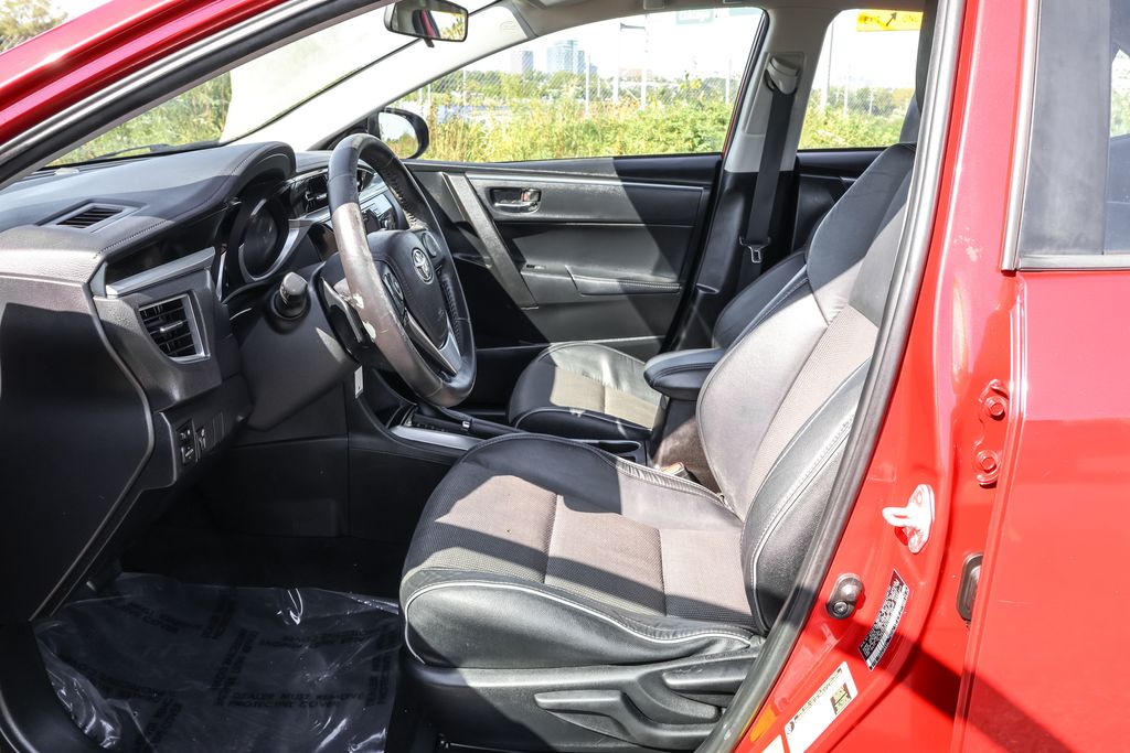 2015 Toyota Corolla L photo 4