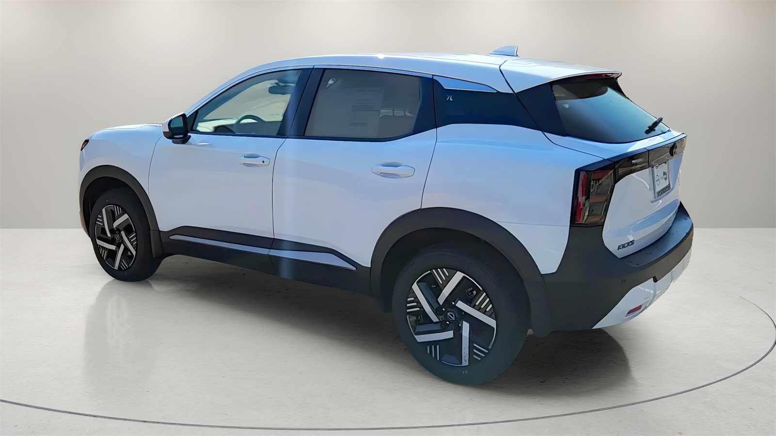 2025 Nissan Kicks SV photo 3
