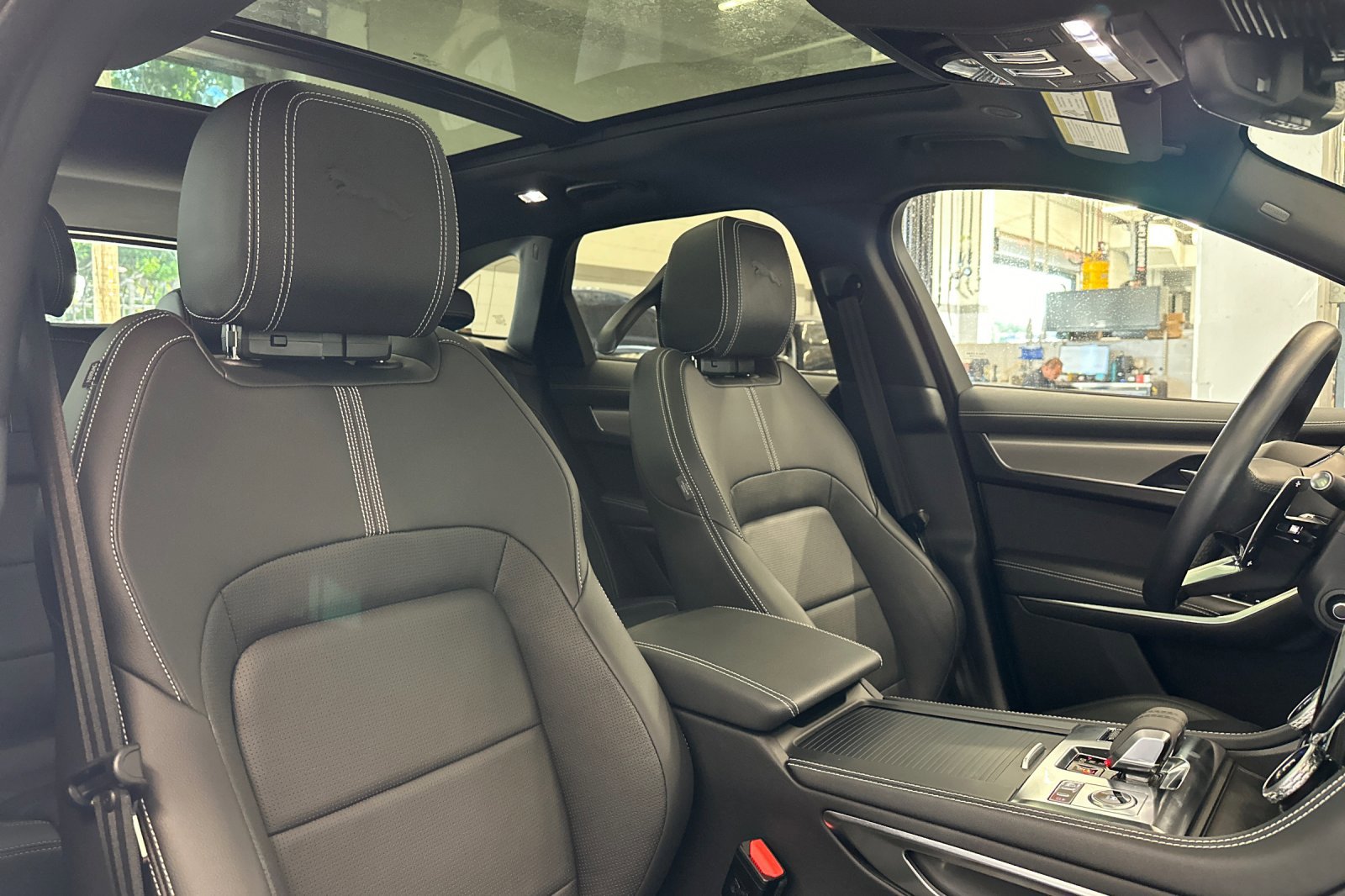 2025 Jaguar F-PACE P250 R-Dynamic S photo 25