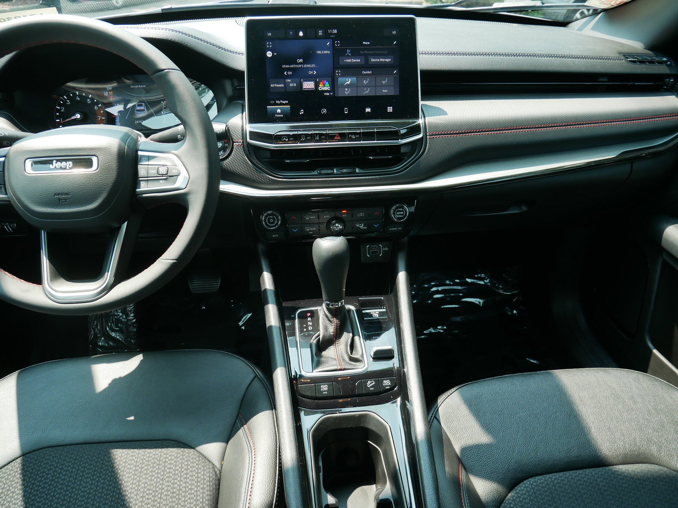 2024 Jeep Compass Trailhawk photo 10