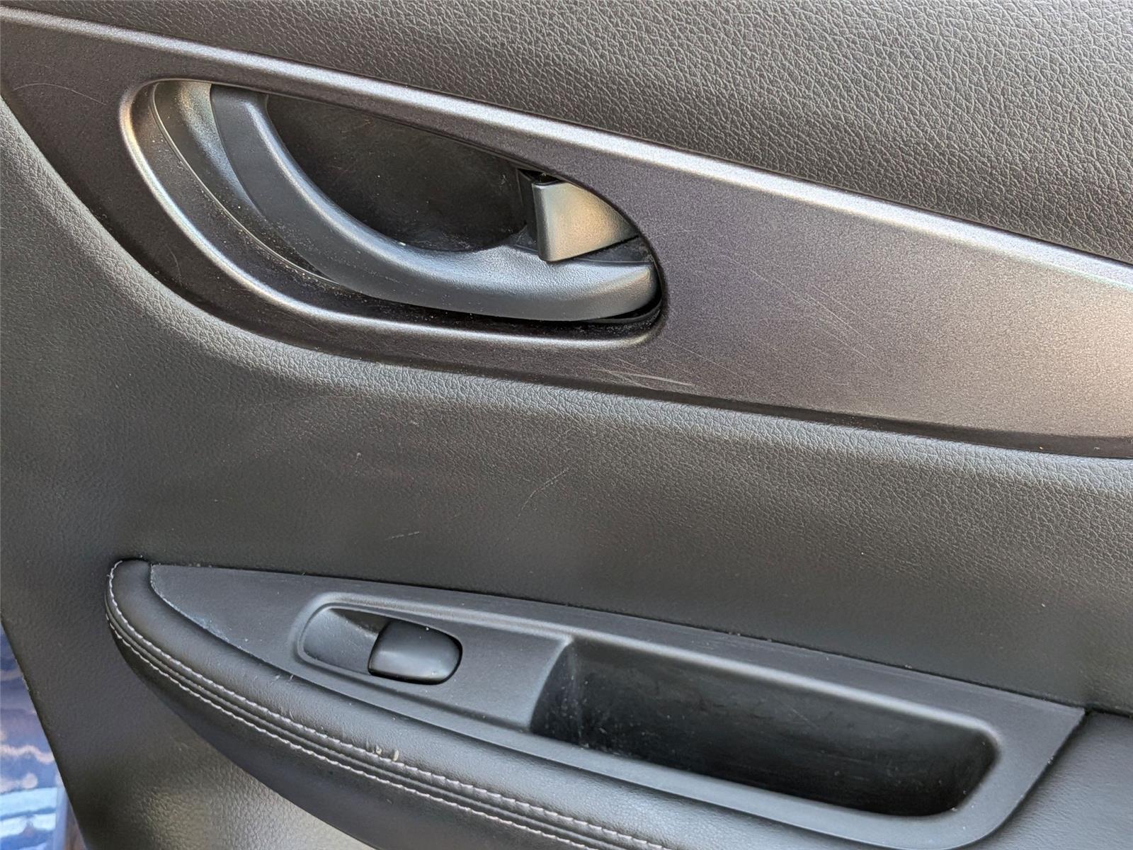2019 Nissan Rogue Sport S photo 30