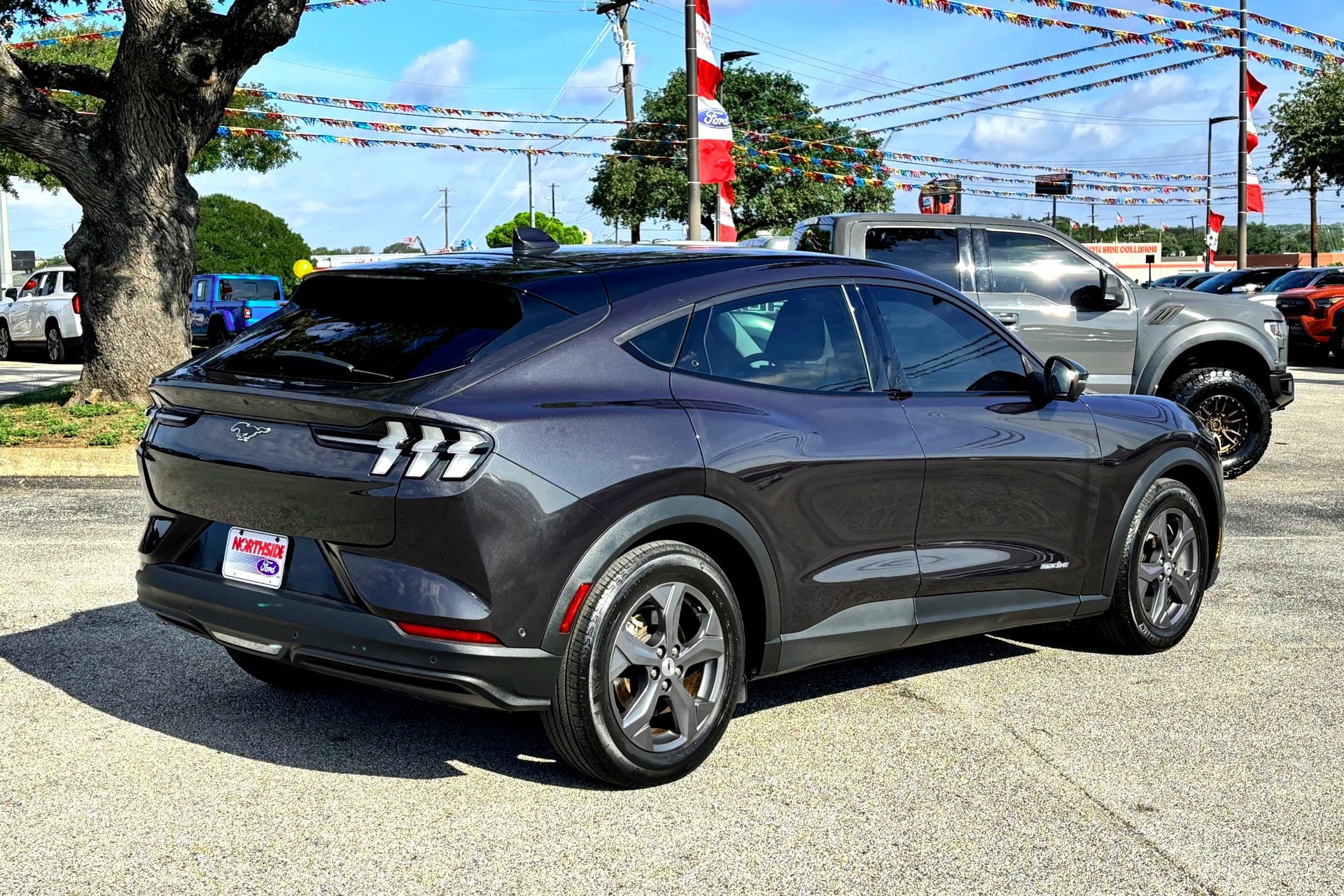 2022 Ford Mustang Mach-E Select photo 4