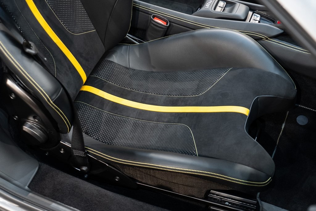 2022 Ferrari F8 Spider Base photo 36