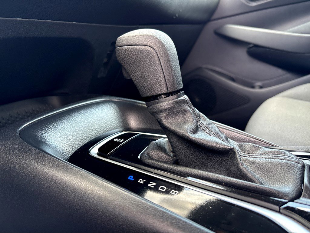 2022 Toyota Corolla LE photo 15