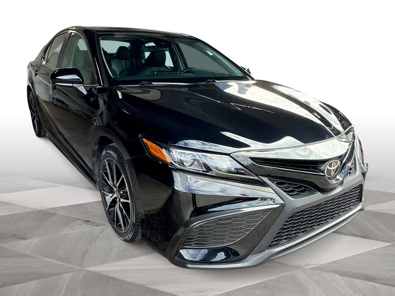 2021 Toyota Camry SE photo 2