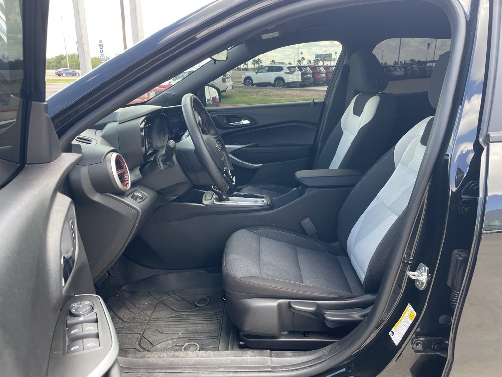 2025 Chevrolet Trax photo 14