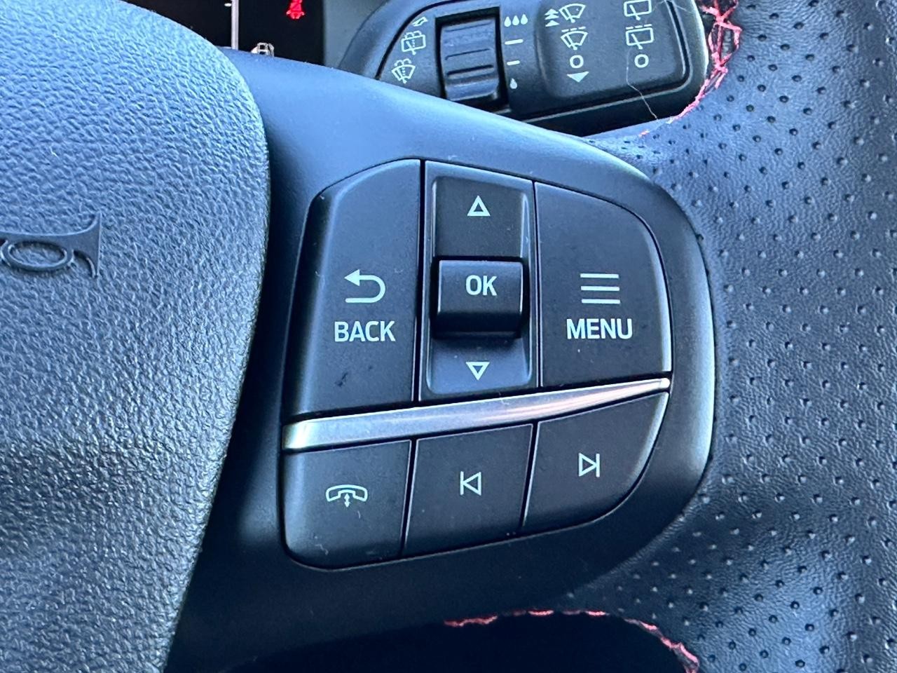 2025 Ford Escape ST-Line photo 9