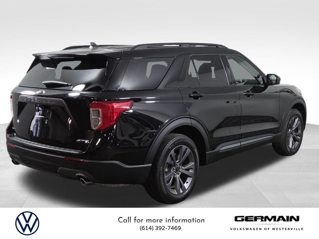 2023 Ford Explorer XLT photo 3