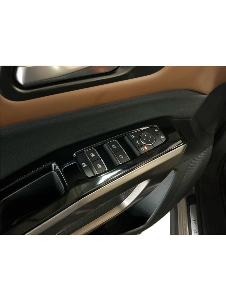2024 Nissan Pathfinder Platinum photo 19