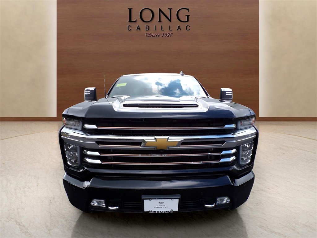 2022 Chevrolet Silverado 3500HD High Country photo 2