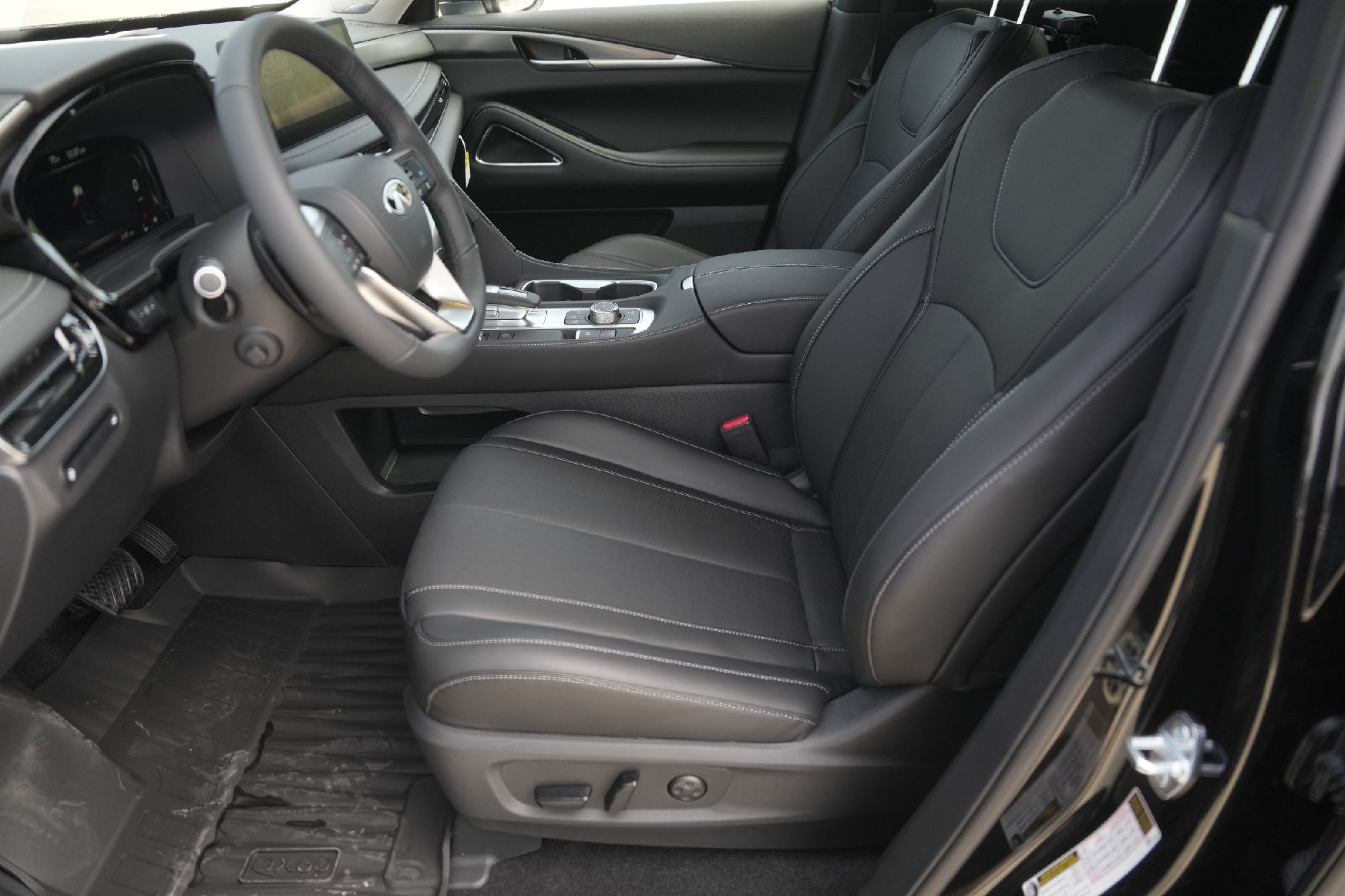 2026 Infiniti QX60 Luxe photo 7