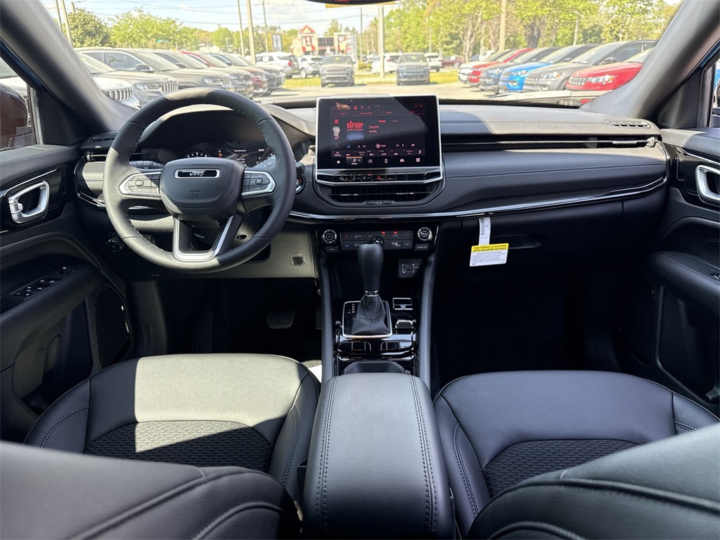2025 Jeep Compass Latitude photo 26