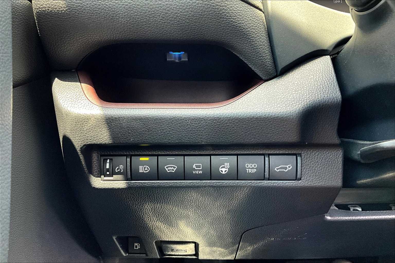 2024 Toyota RAV4 Hybrid Limited photo 30
