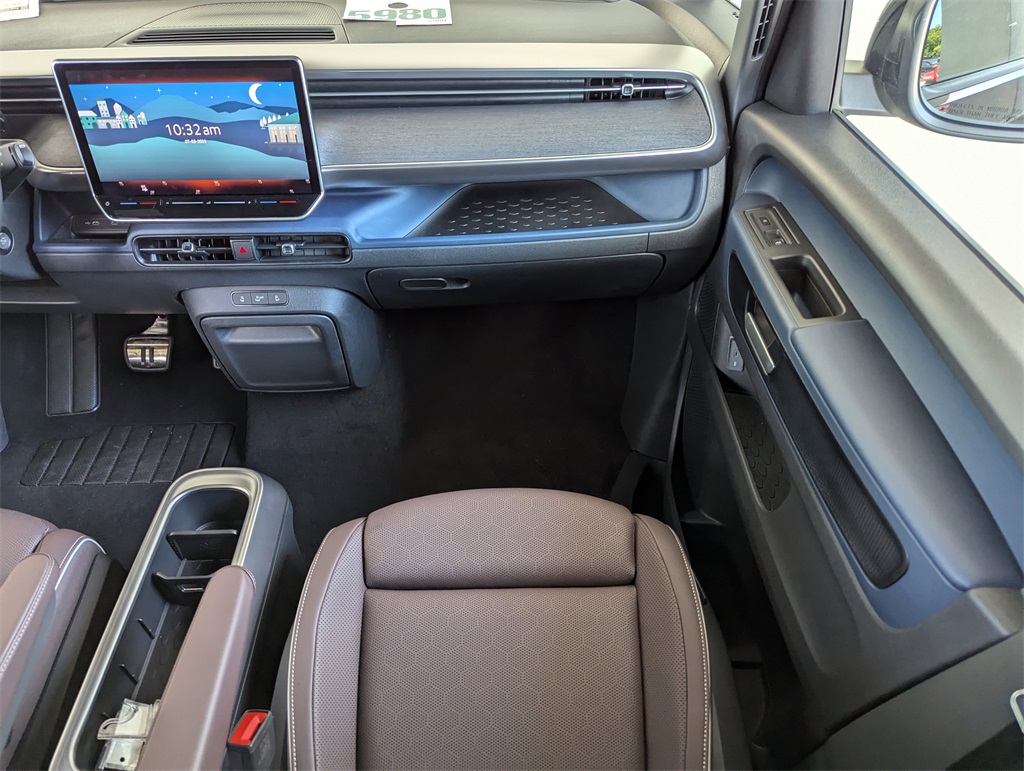 2025 Volkswagen ID. Buzz Pro S photo 14