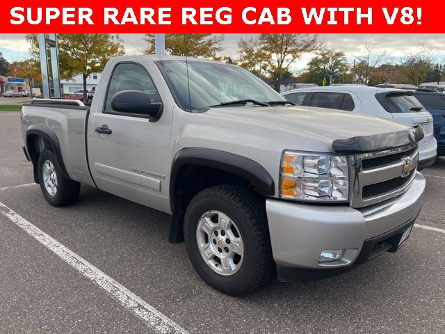 2008 Chevrolet Silverado 1500 photo 2